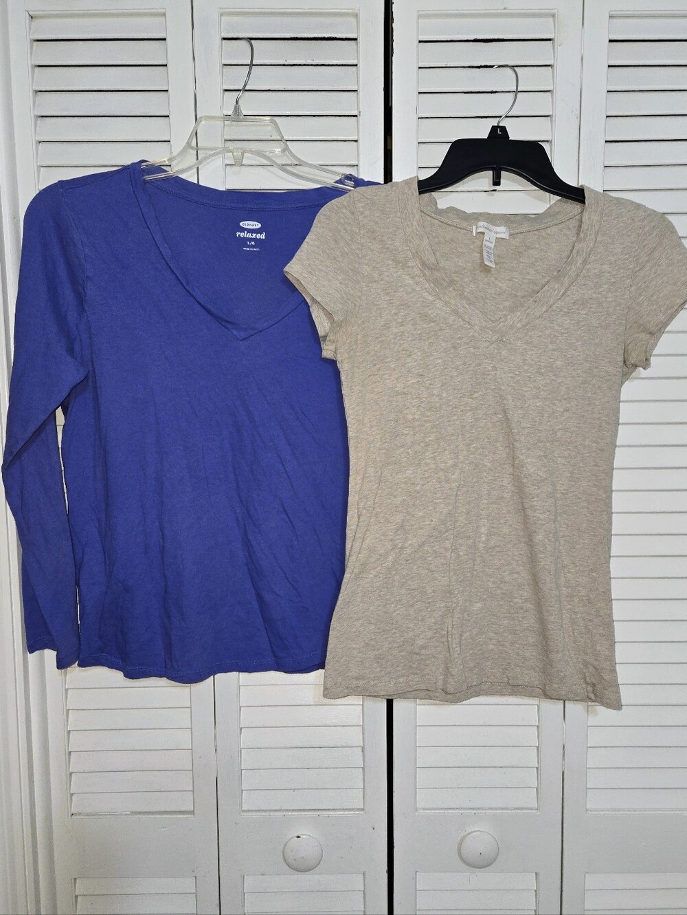 Women's L Shirt Bundle 2pcs - Old Navy & Ambiance Apparel
